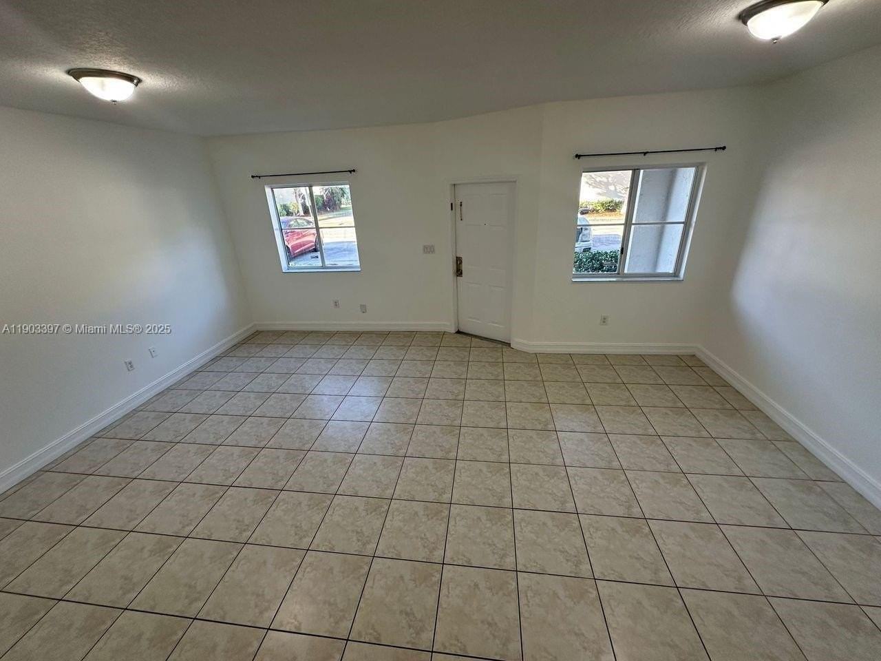 1712 Se 31st Ct #0 - Photo 4 of 27