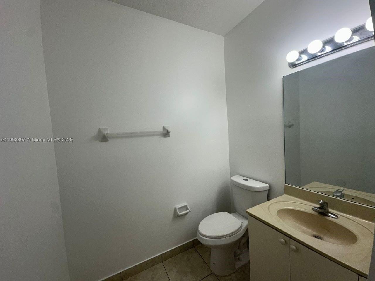 1712 Se 31st Ct #0 - Photo 6 of 27