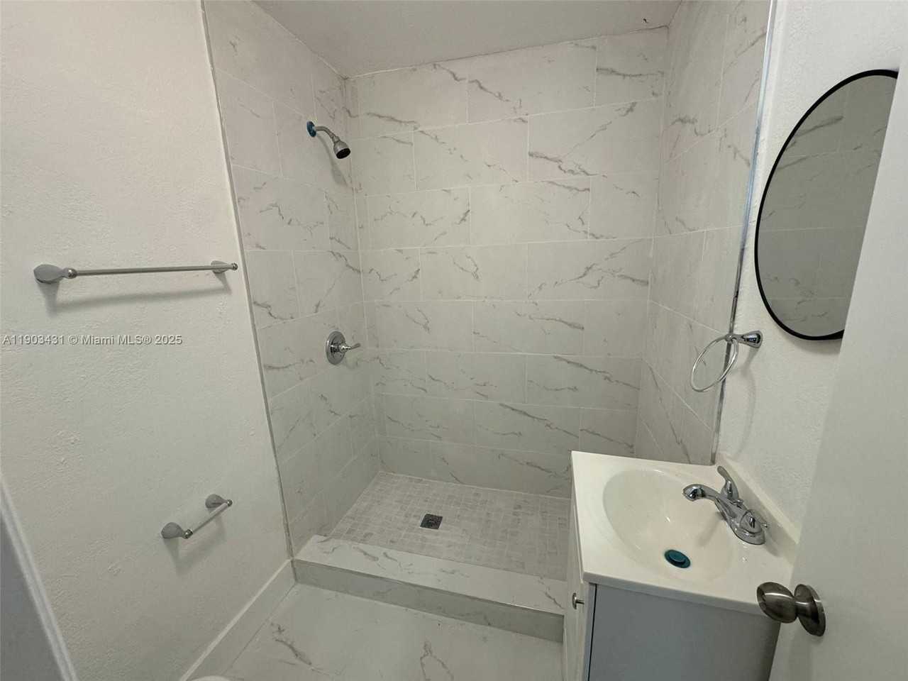 5815 Nw 18th Ave - Photo 7 of 24