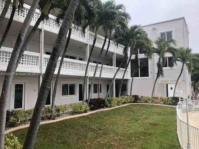 7905 East Dr #9C - Photo 2 of 11