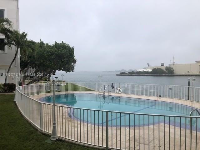 7905 East Dr #9C - Photo 3 of 11