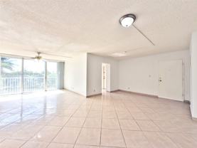 942 Ne 199th St #3B - Photo 1 of 1