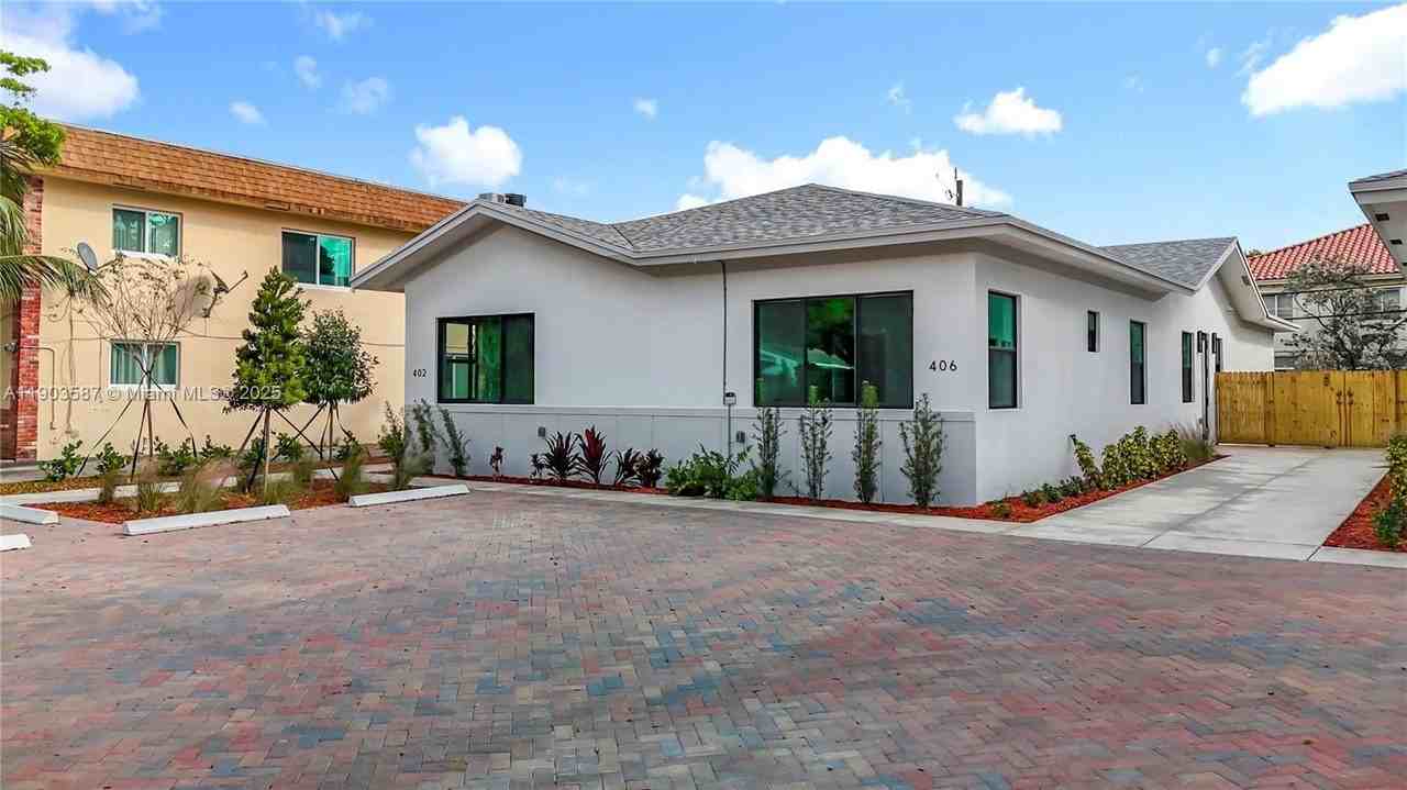 406 Nw 41st St #406 - Photo 3 of 50