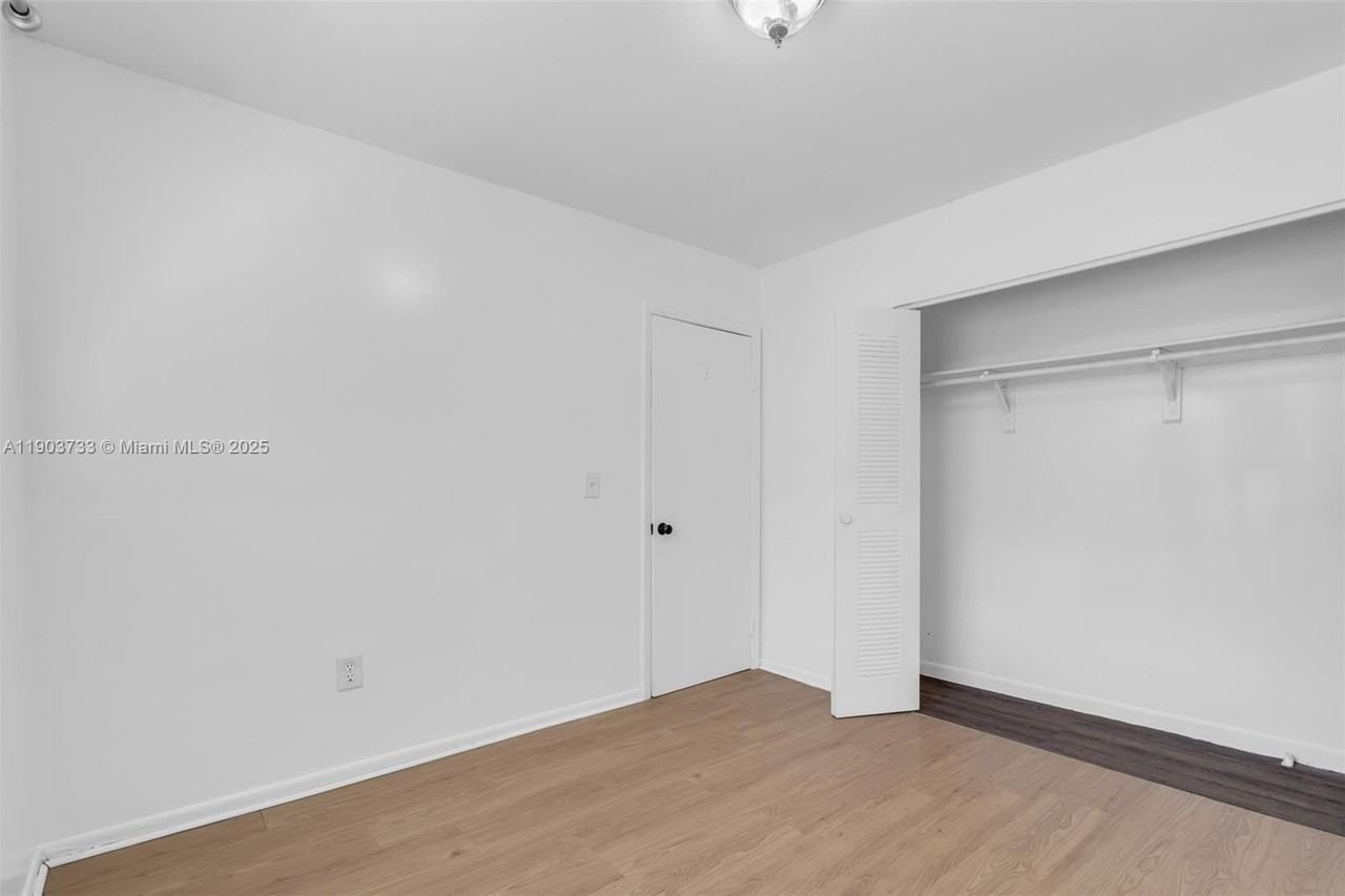 2809 Sw 23rd Ter #2807 - Photo 7 of 13