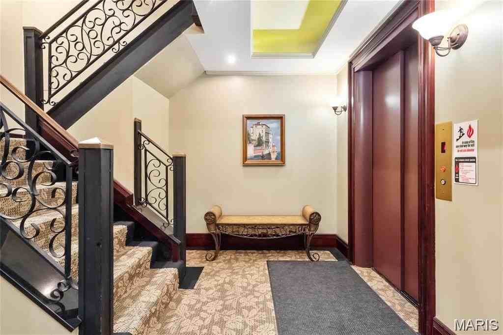 4540 Lindell Blvd #106 - Photo 5 of 31