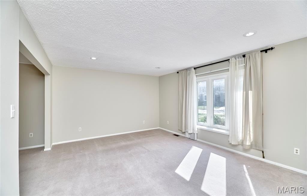 15215 Golden Rain Drive - Photo 6 of 36