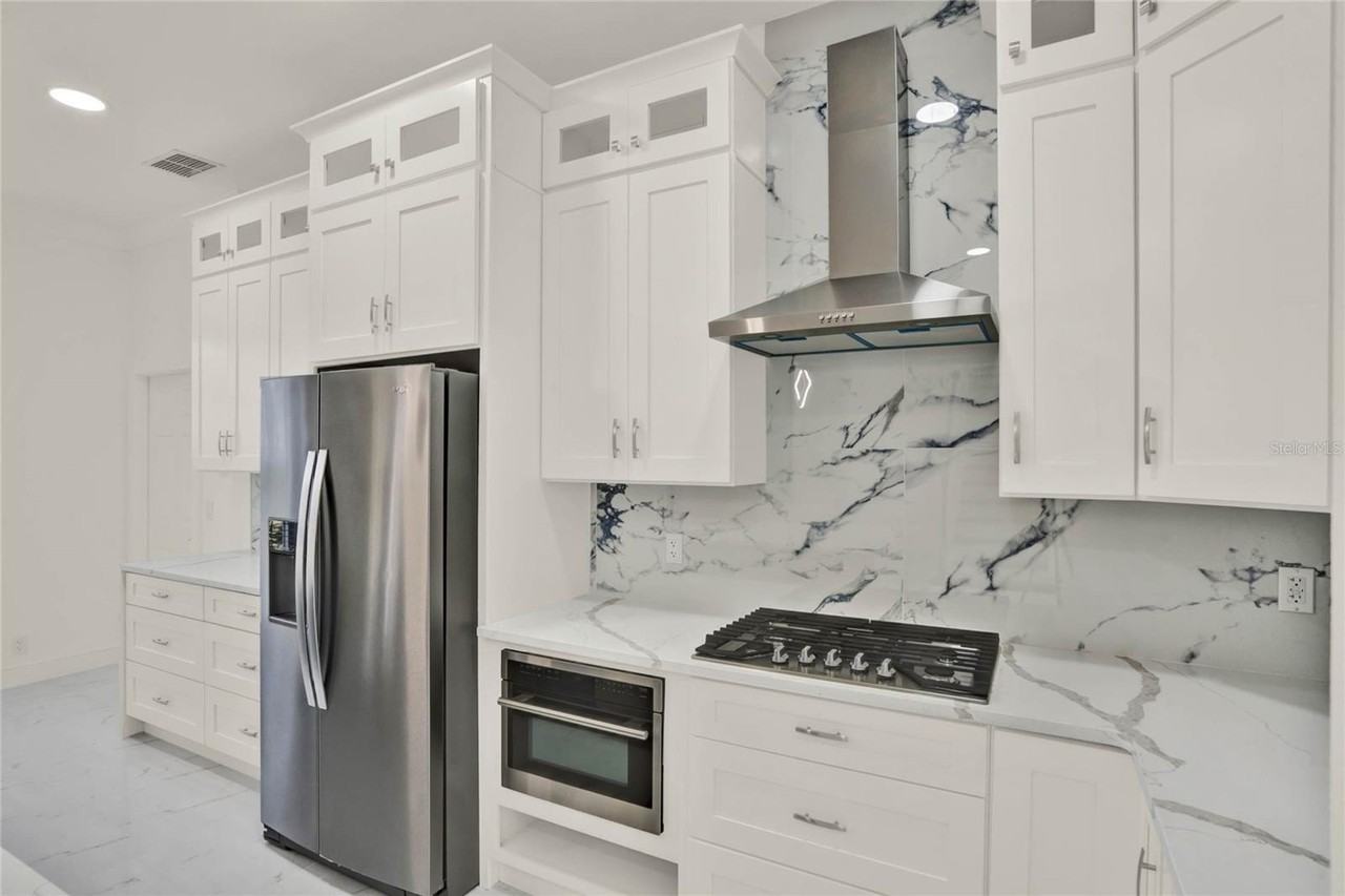 8418 Bowden Way - Photo 4 of 31