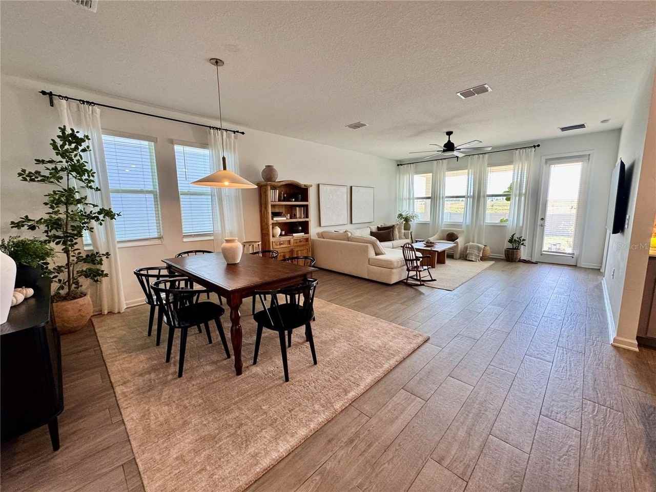 3024 Armstrong Ave - Photo 5 of 21