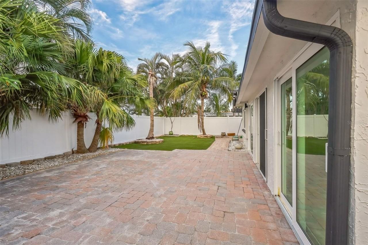 747 Pruitt Drive - Photo 5 of 17