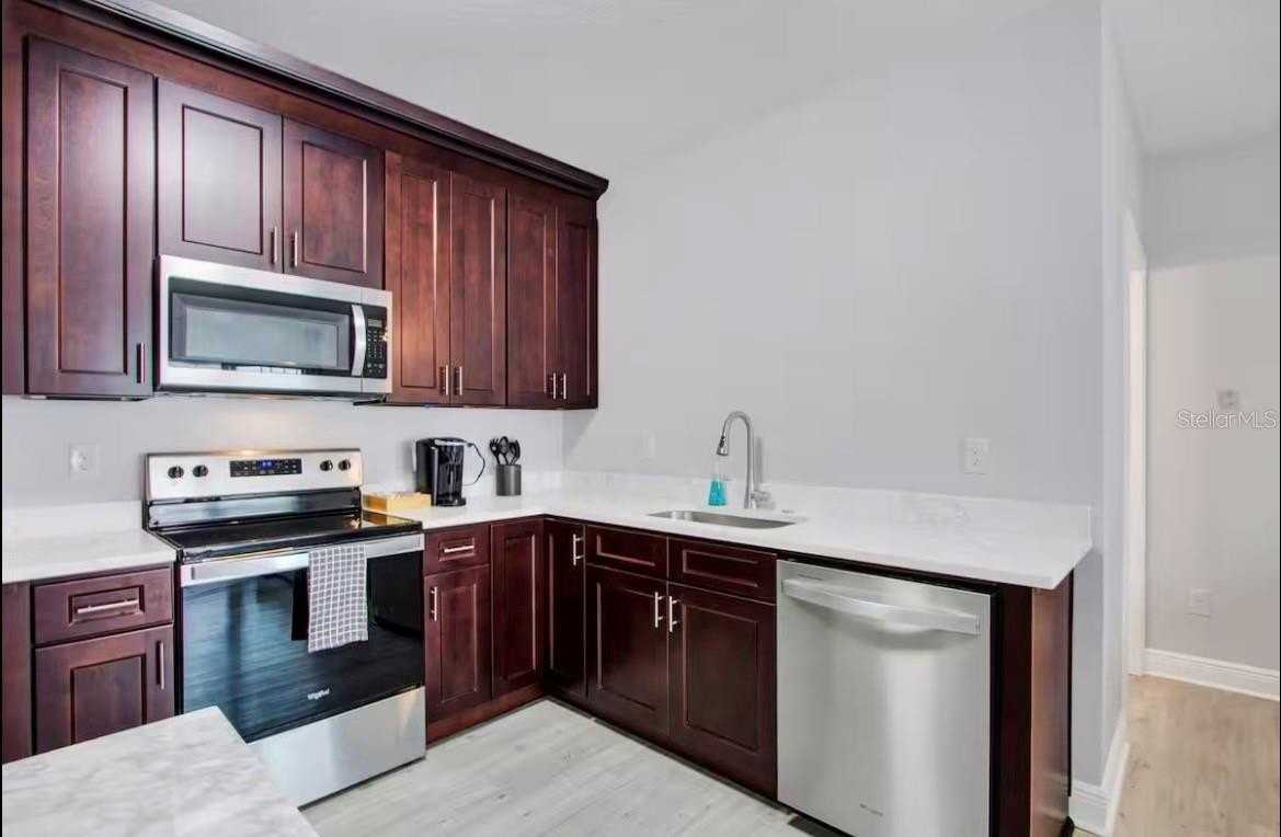 405 S Westland Ave #3 - Photo 6 of 48