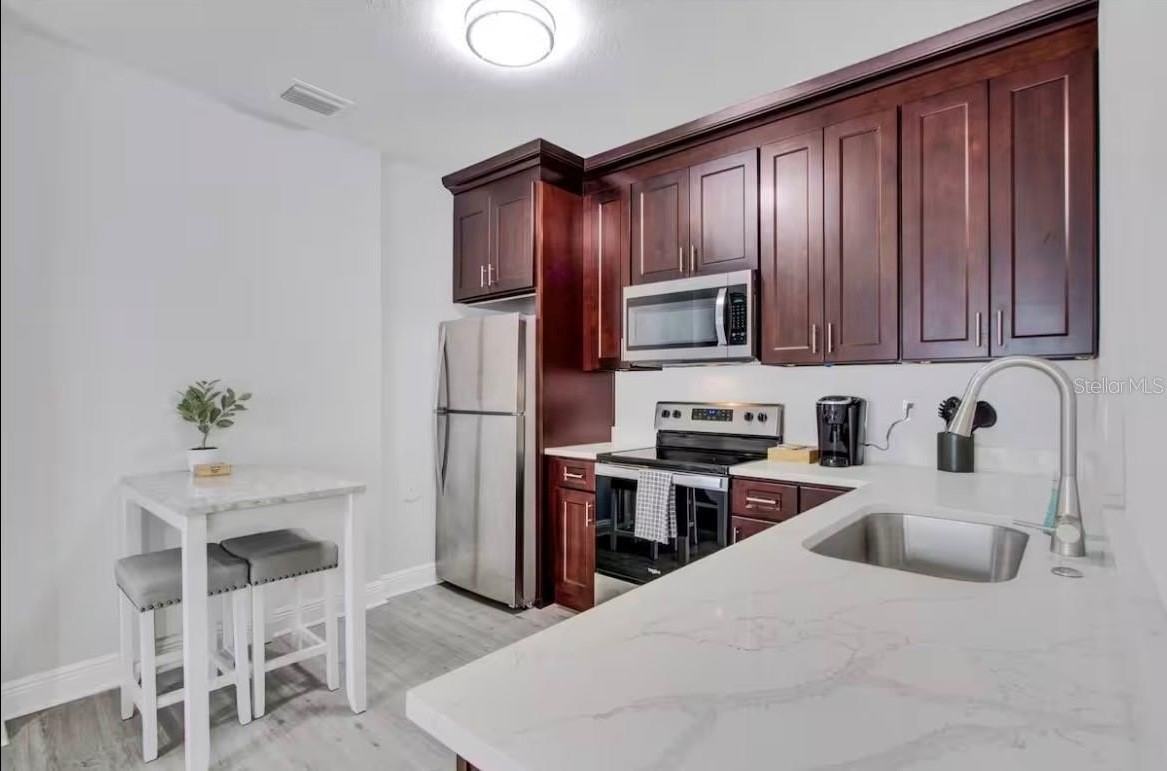 405 S Westland Ave #3 - Photo 7 of 48