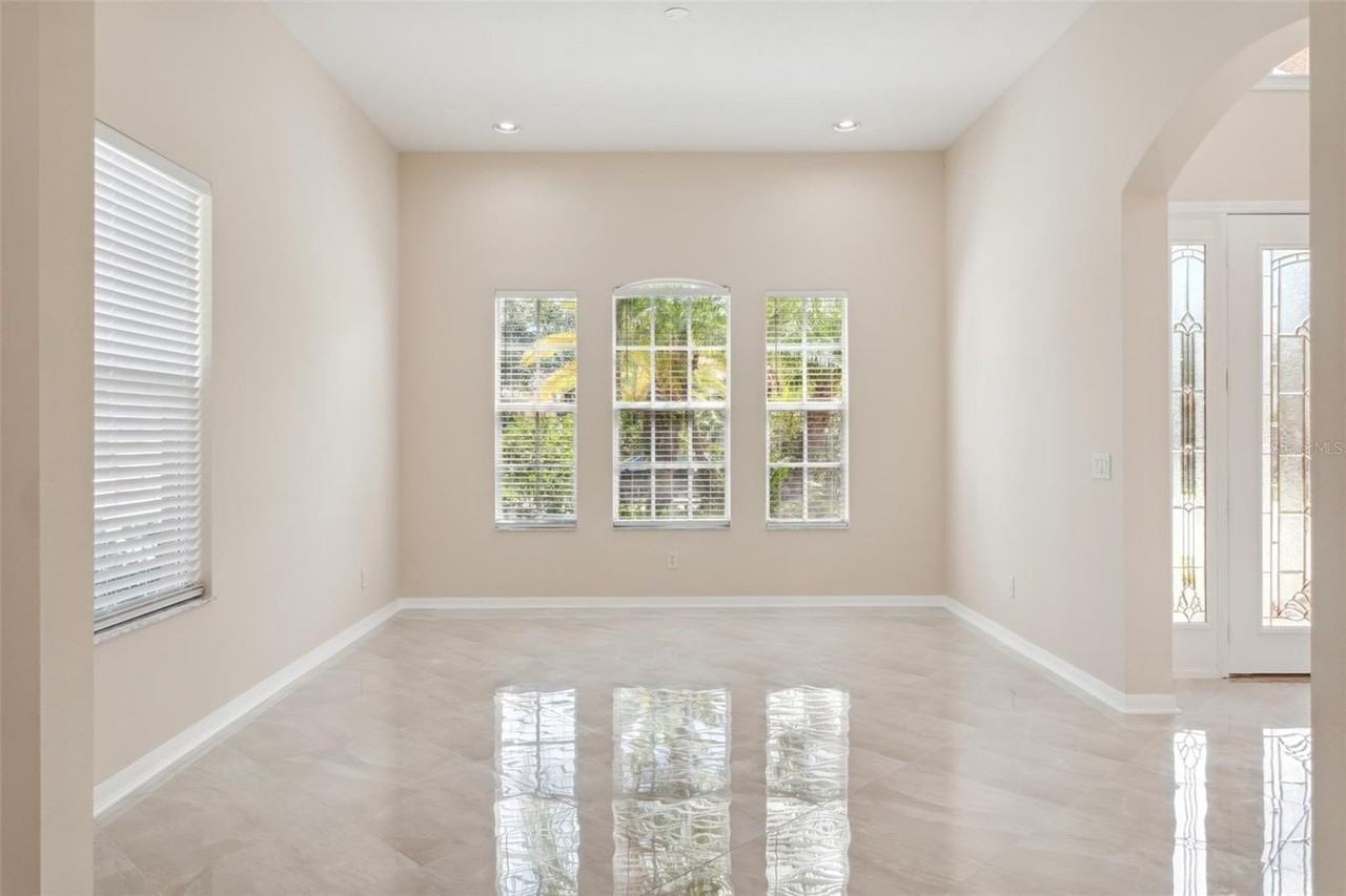 17912 Bahama Isle Cir - Photo 5 of 49