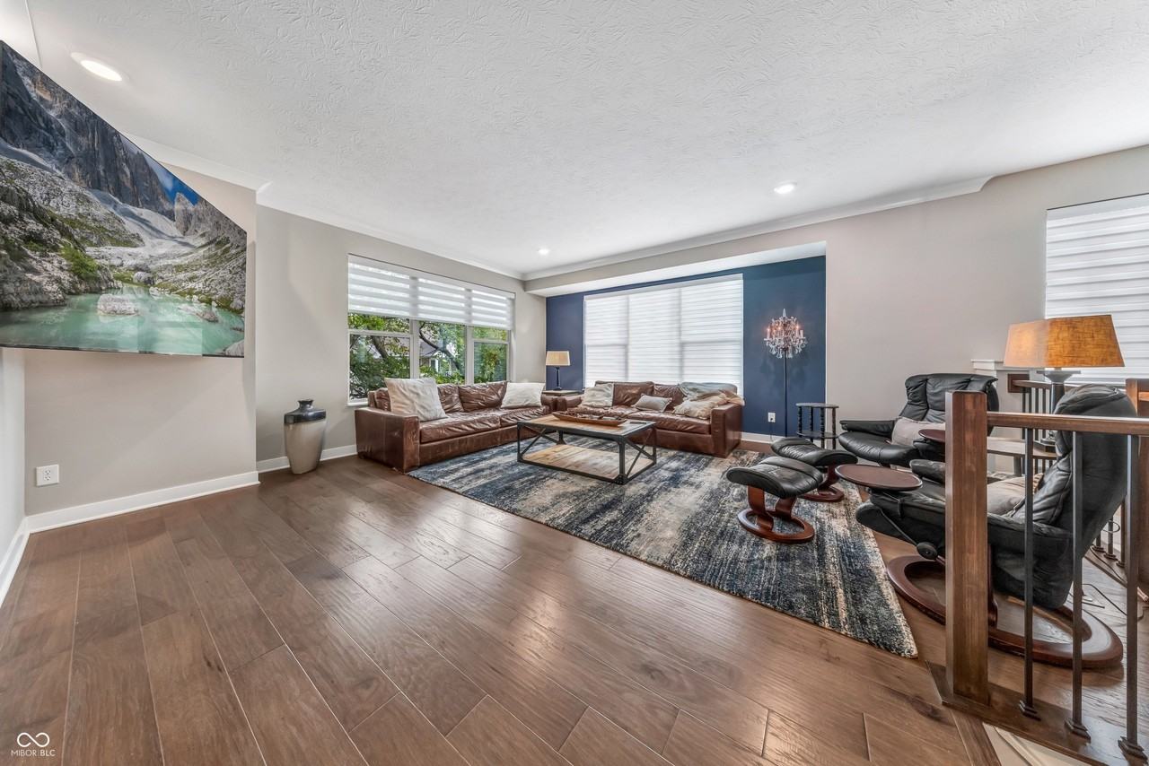 8244 Bostic Dr - Photo 3 of 17