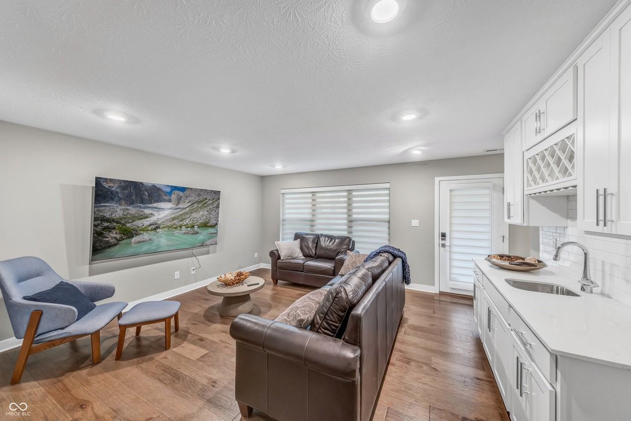 8244 Bostic Dr - Photo 6 of 17