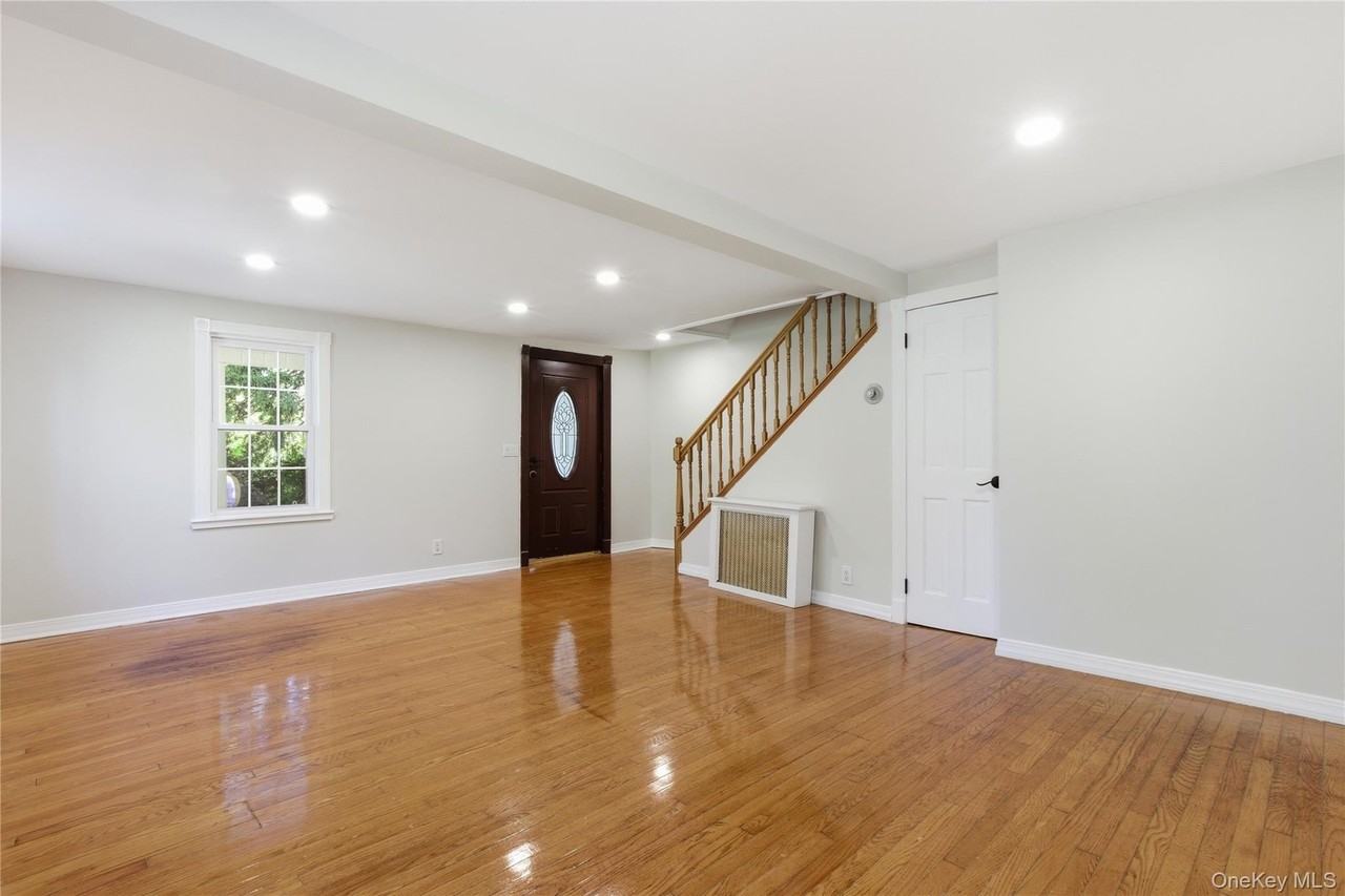 39 Cox Ave - Photo 7 of 26