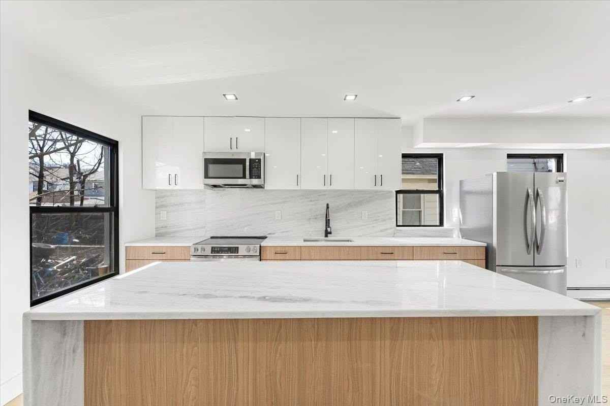 4422 Avenue M - Photo 6 of 13