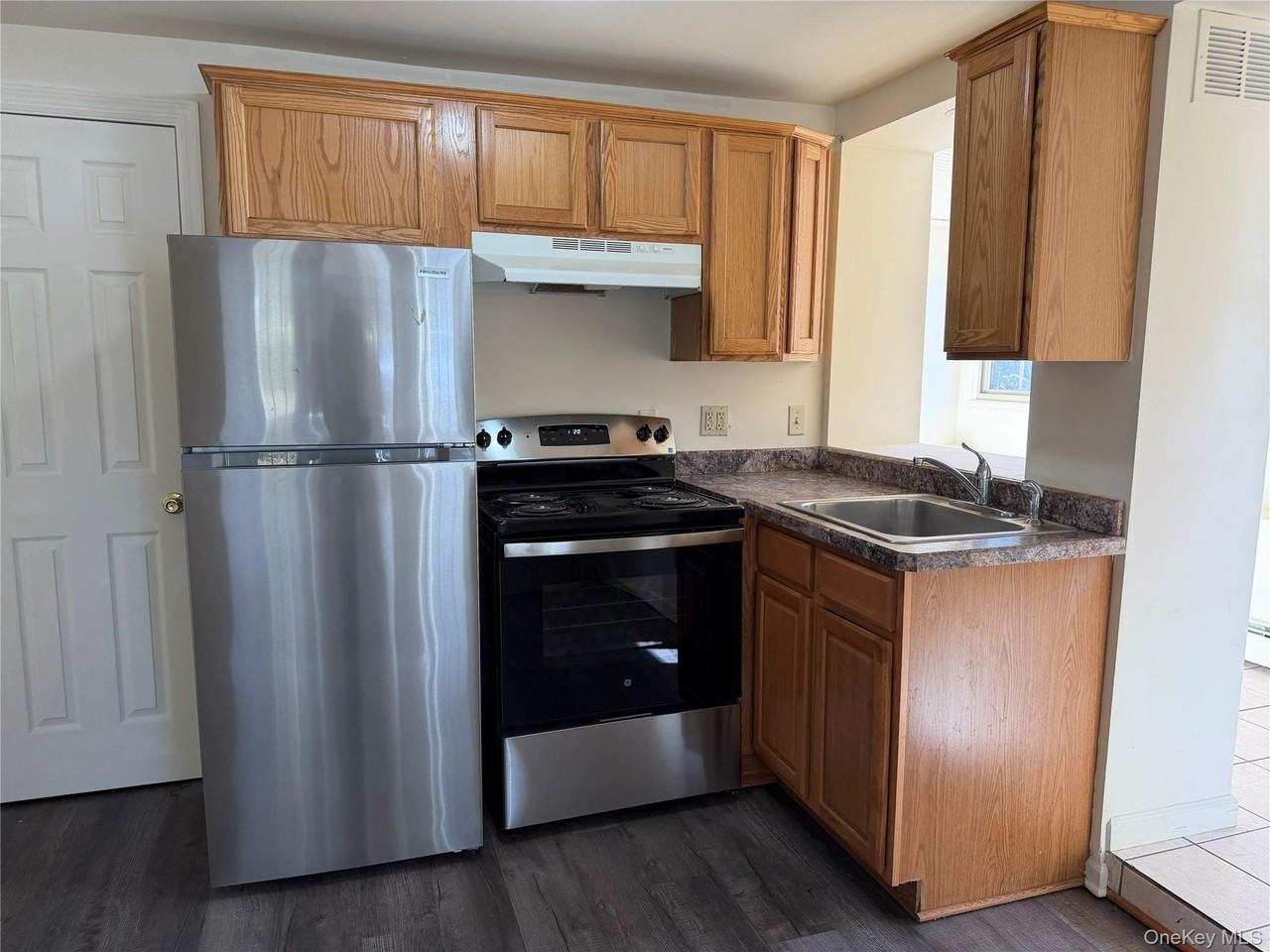 48 West St #2 - Photo 3 of 12