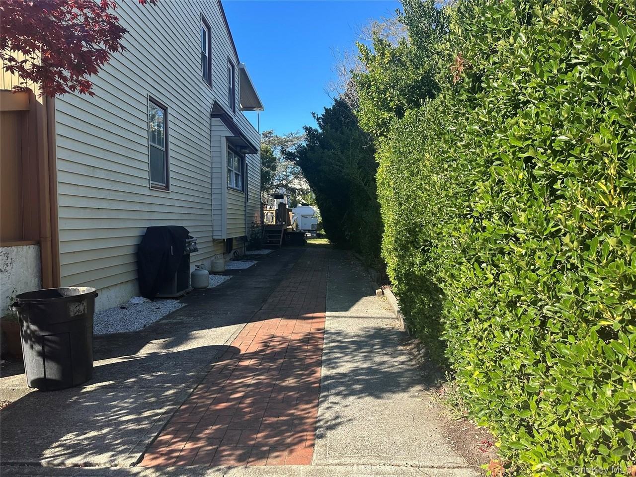 51 Malone Ave - Photo 4 of 23