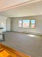 featured image of 131 Roslyn Rd #2ndFL