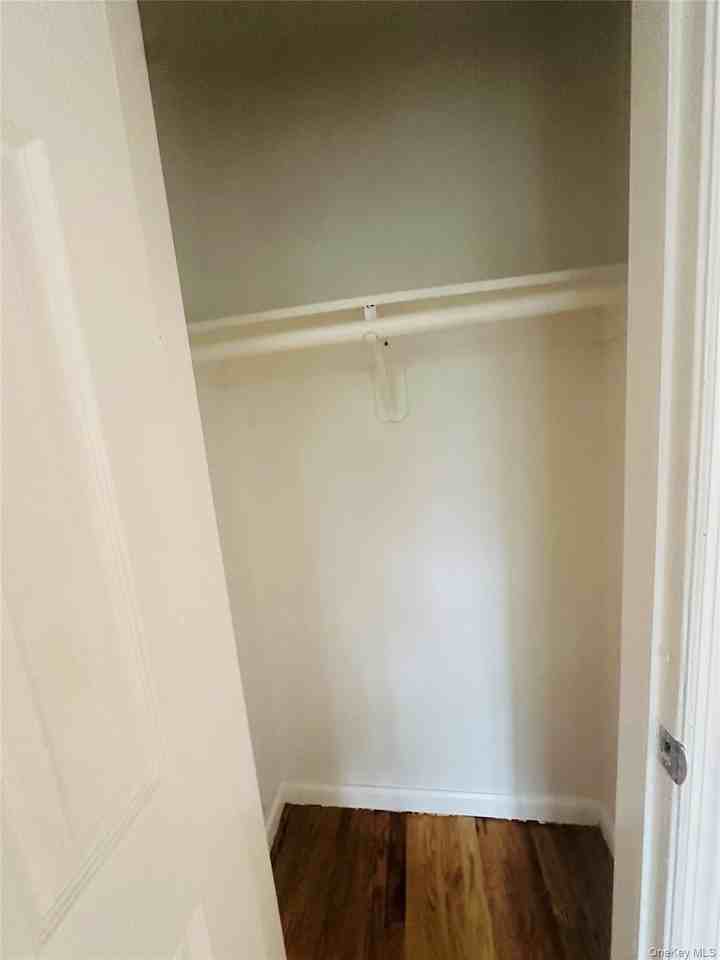 1079 Willoughby Ave - Photo 4 of 15