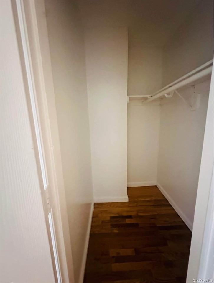 1079 Willoughby Ave - Photo 6 of 15