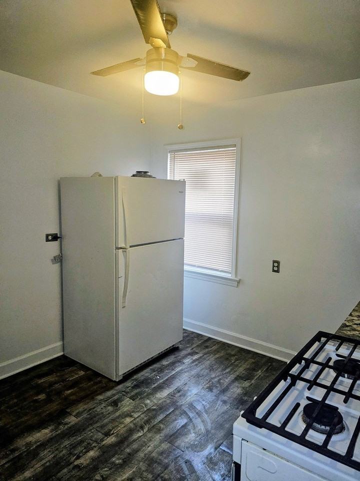 7630 S Jeffery Blvd #1 - Photo 6 of 7