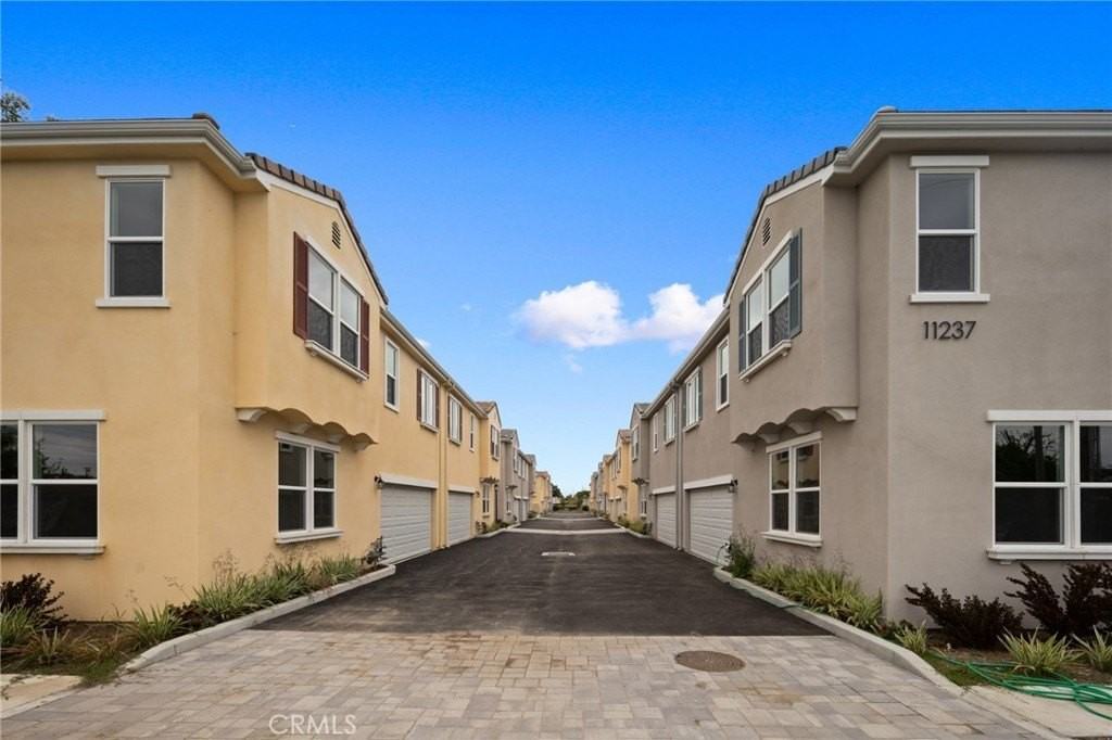 11237 Gladhill Rd #4 - Photo 2 of 34