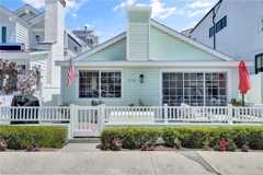 216 Collins Ave - Photo 1 of 1