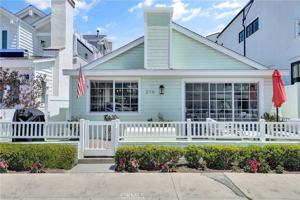 featured image of 216 Collins Ave