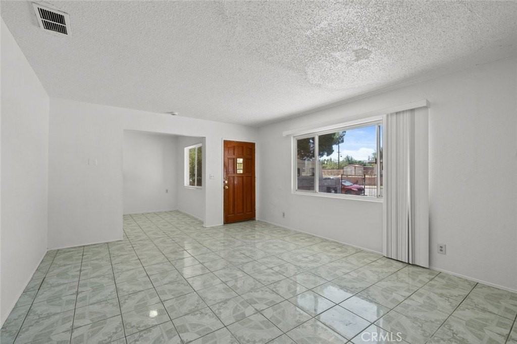 329 East Avenue R 7 - Photo 6 of 35