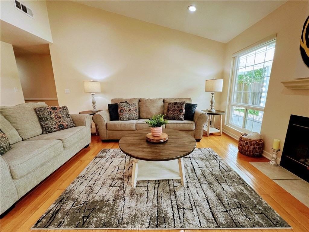 5309 Lockhurst Drive - Photo 2 of 20