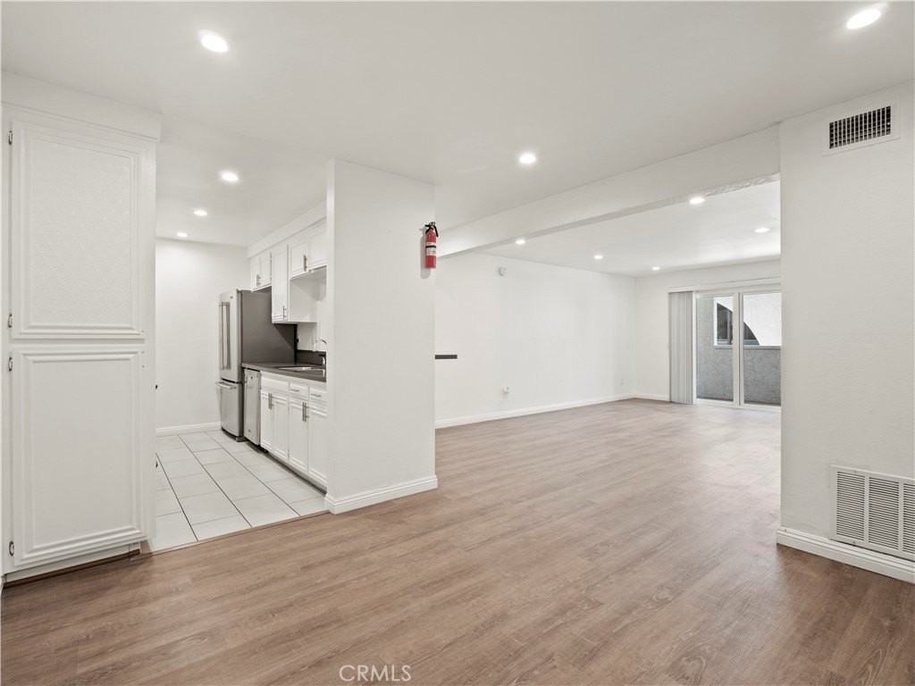 5334 Lindley Avenue #125 - Photo 4 of 50