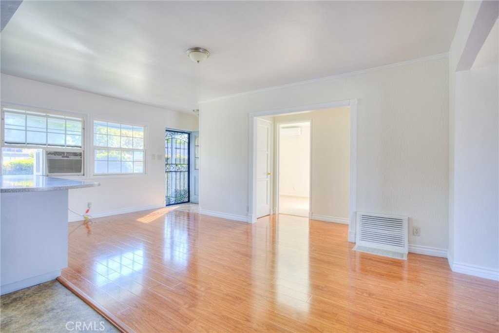 2029 W 162nd St - Photo 5 of 37