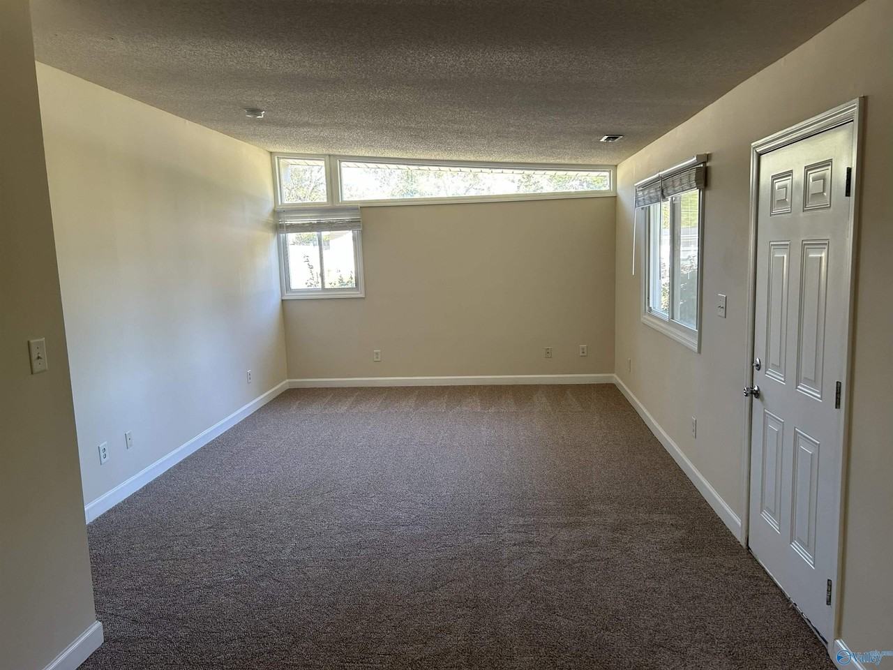 427 S Edgemont Cir Nw - Photo 3 of 12