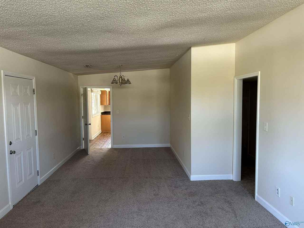 427 S Edgemont Cir Nw - Photo 4 of 12