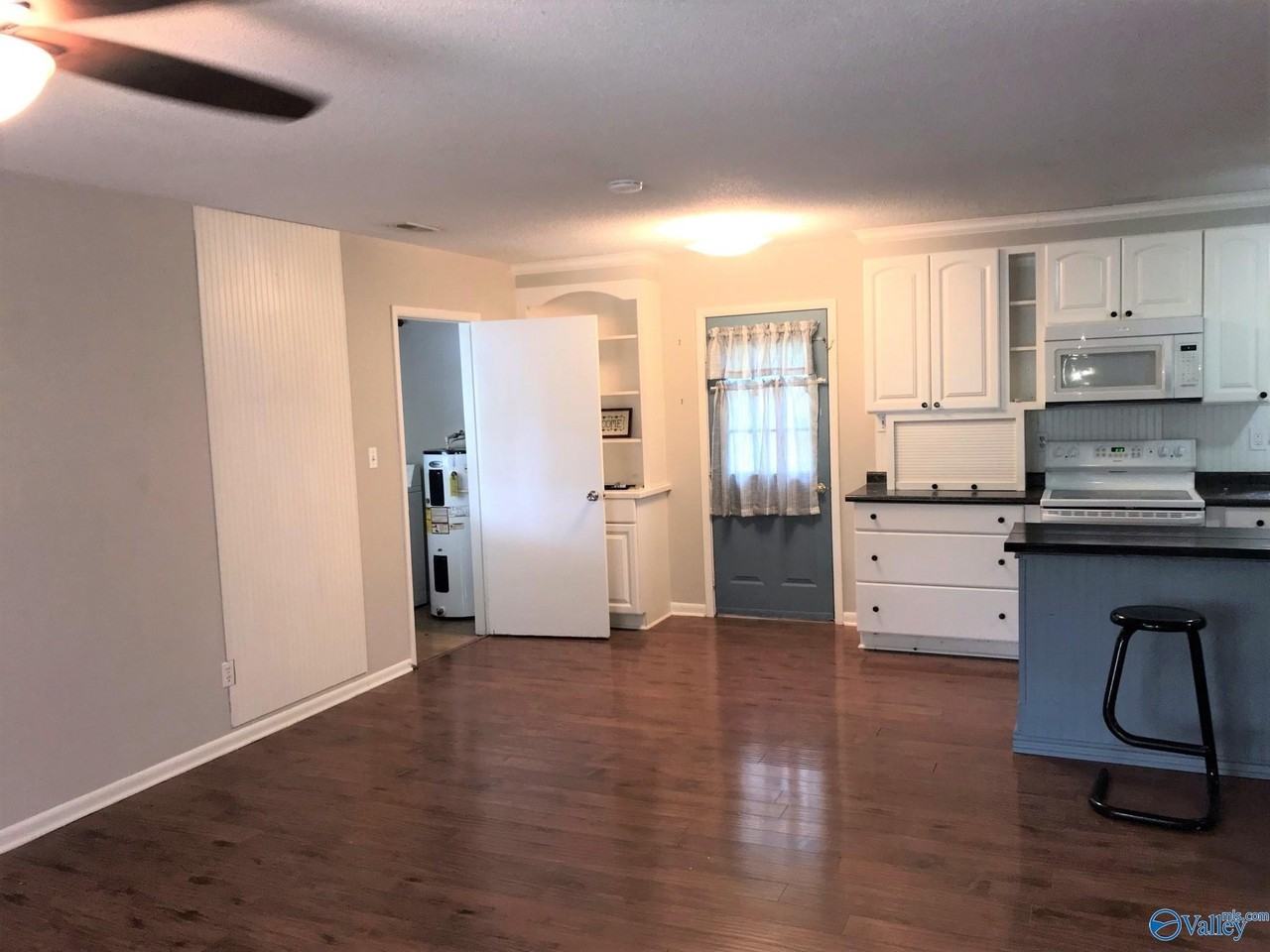 22193 Bragg St - Photo 3 of 15