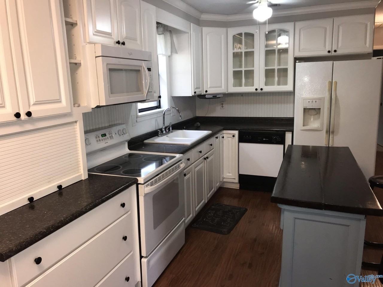 22193 Bragg St - Photo 4 of 15