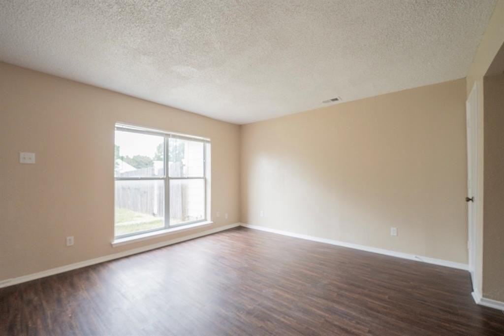 710 Pyramid Drive - Photo 4 of 15