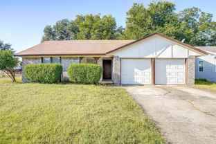 385 Nw Newton Dr - Photo 1 of 1