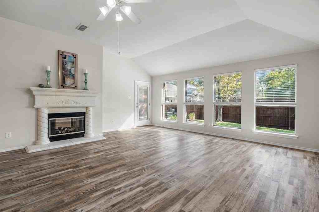 6005 Parkplace Dr - Photo 7 of 40