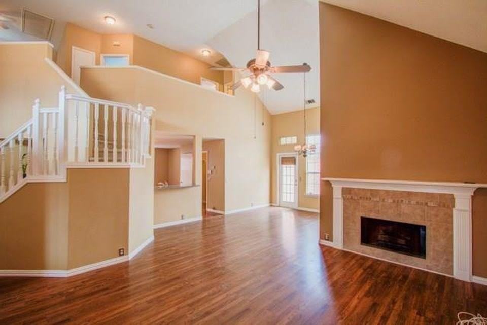 6908 Chateau Dr - Photo 2 of 21