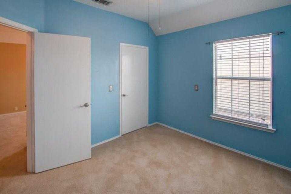 6908 Chateau Dr - Photo 6 of 21