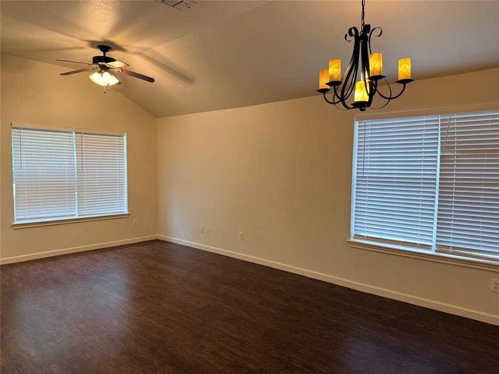 8201 Charter Bnd - Photo 6 of 30