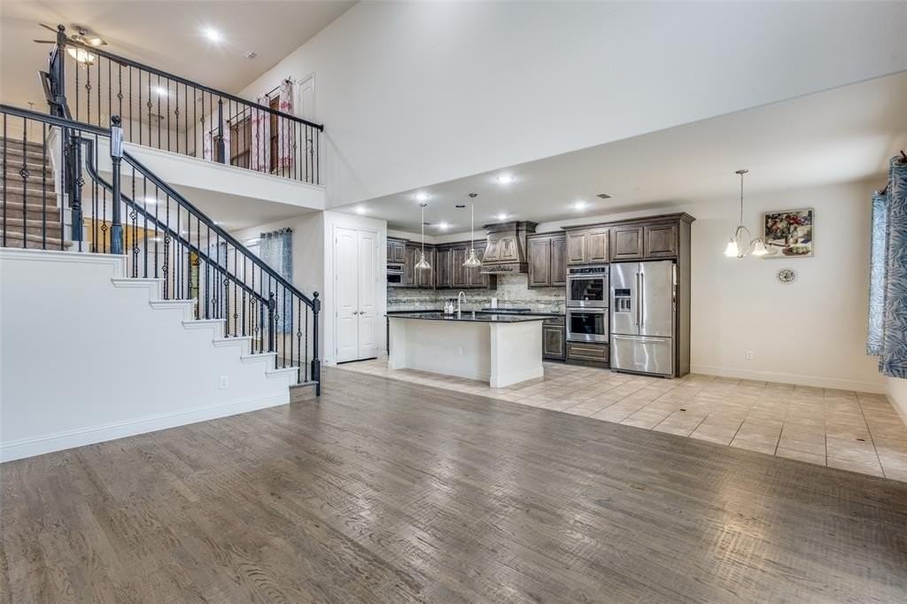 151 Darian Dr - Photo 4 of 25