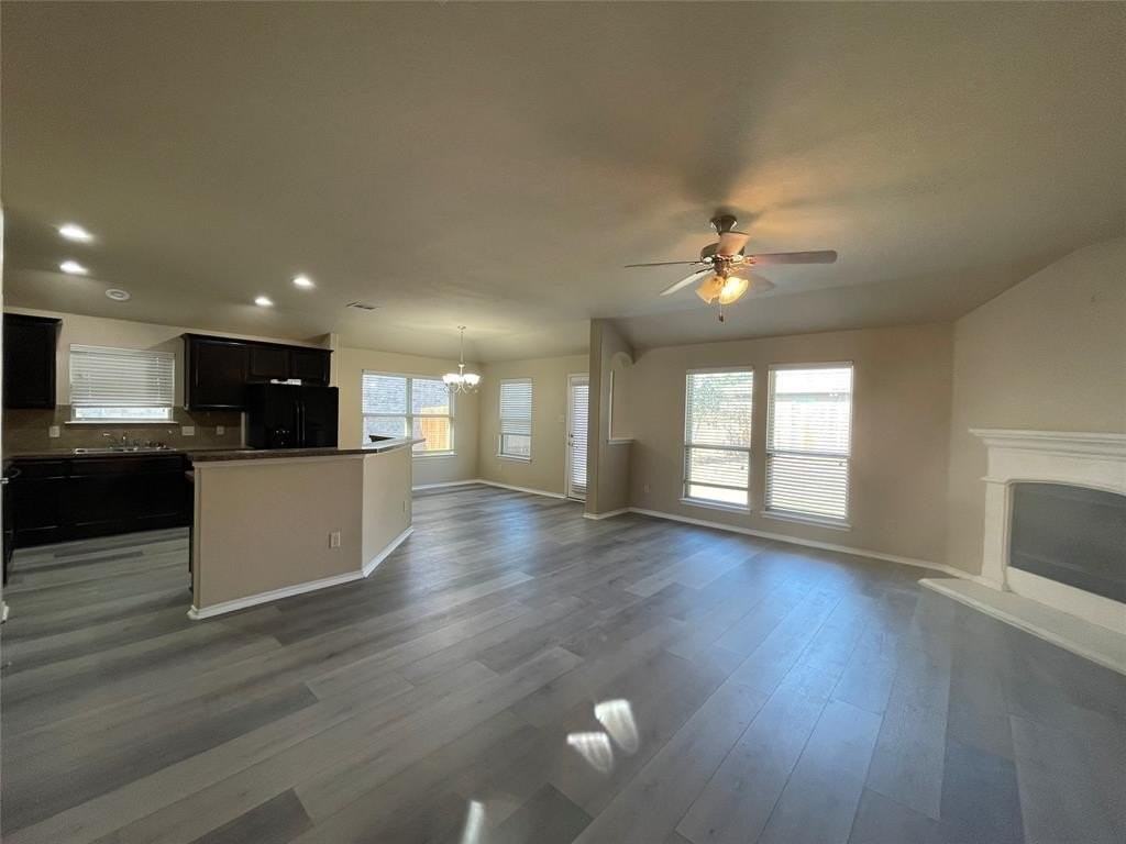 1117 Lake Grove Dr - Photo 3 of 20