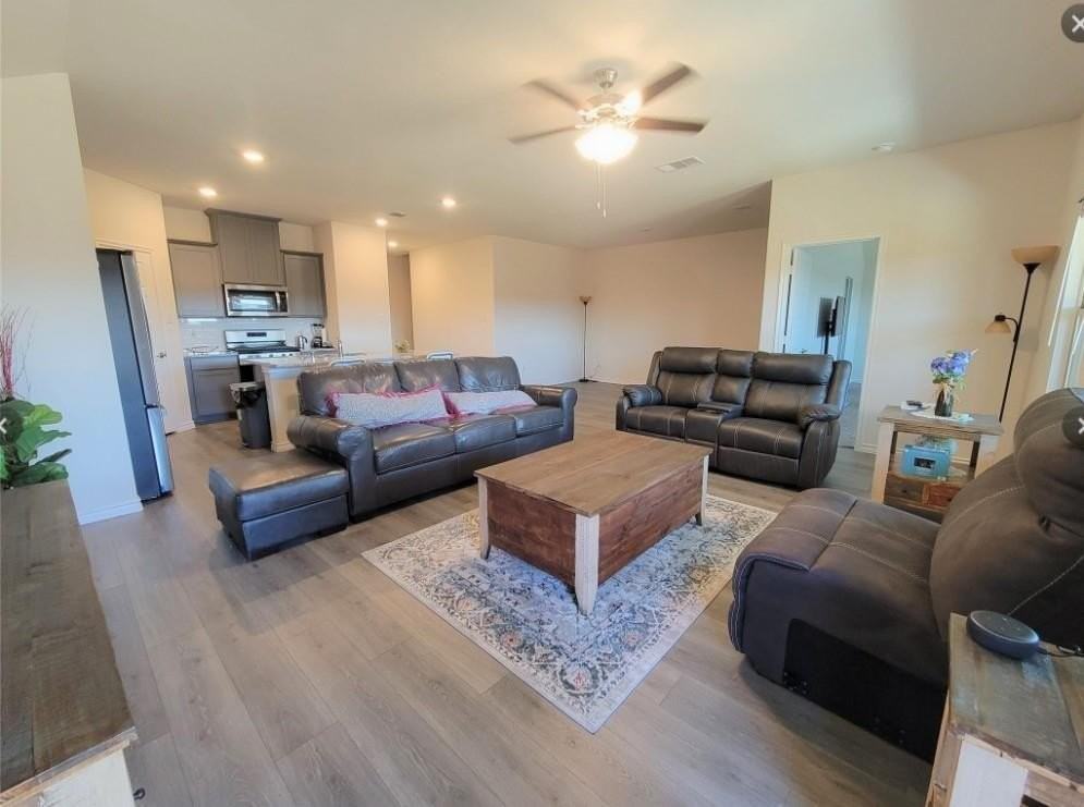 5309 Austern Avenue - Photo 3 of 17