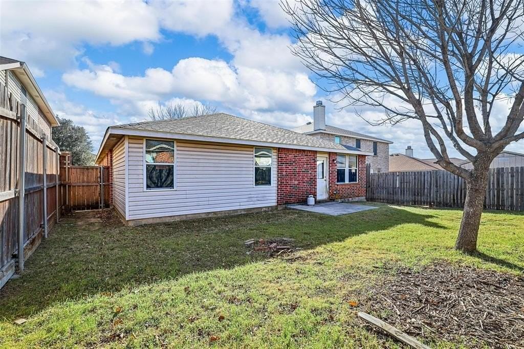 1713 Baxter Springs Drive - Photo 2 of 23