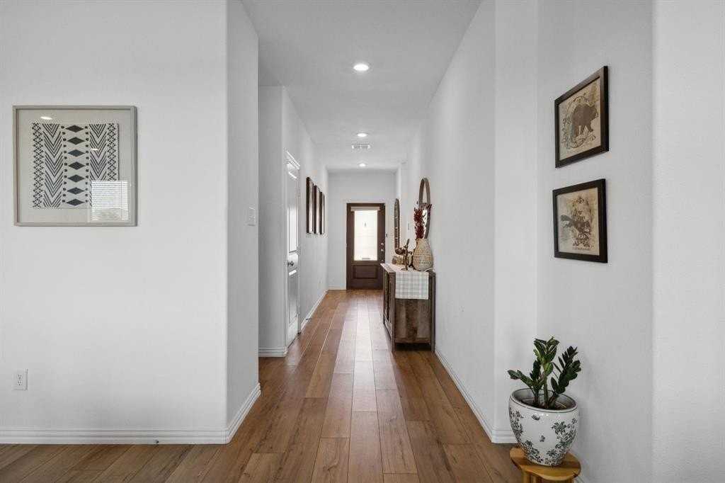 705 Alden Dr - Photo 3 of 25