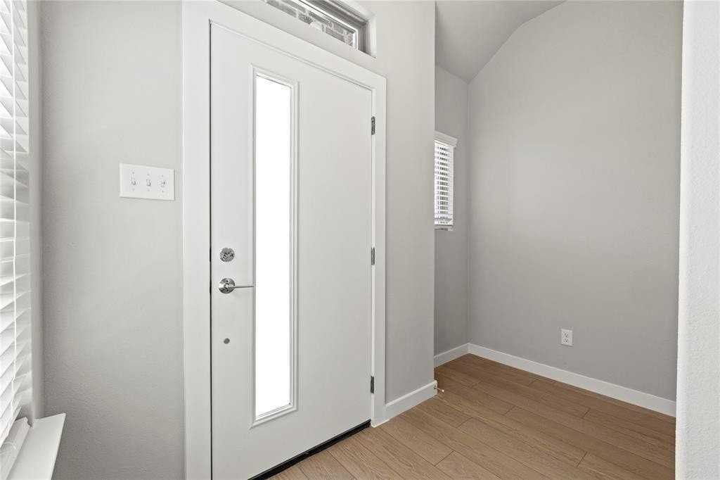 4005 High Valley Dr - Photo 2 of 18