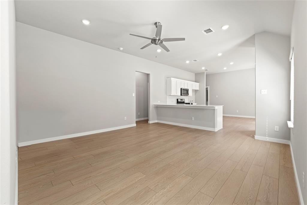 4005 High Valley Dr - Photo 3 of 18